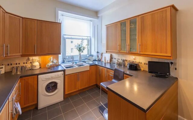 Stunning Tollcross Apartment