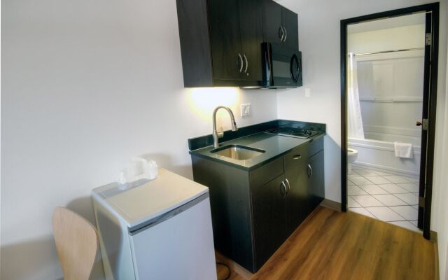 Motel 6 Lethbridge, AB