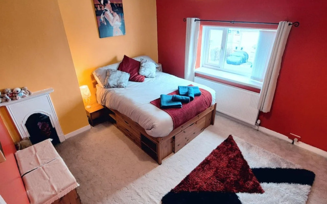 Tranquil Three-bedroom House-large Garden-wifi