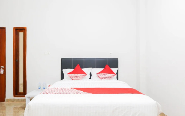 Axl Residence by OYO Rooms