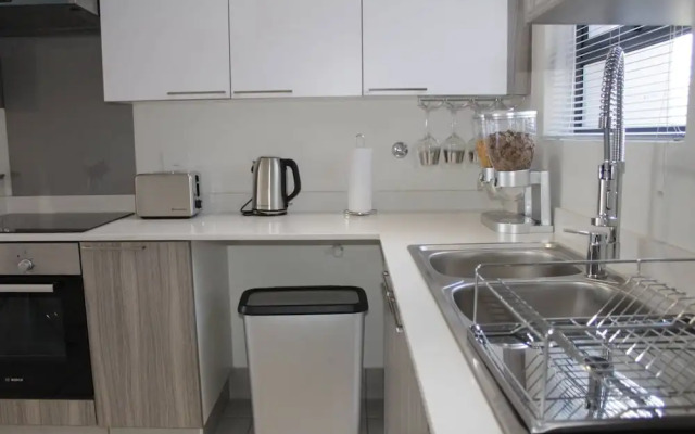 Stunning 2 bed Apartment Near Monte Casino