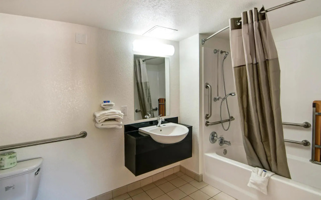 Motel 6 Euless, TX - Dallas