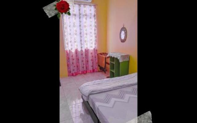 Homestay Razin Gong Badak