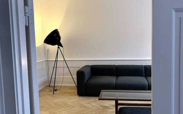 Christianshavn Canalside Luxury Apartment