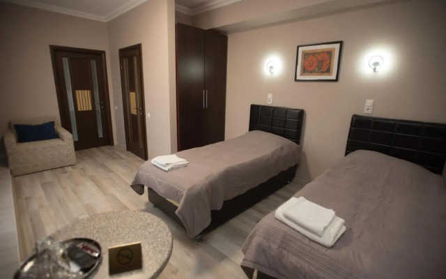 Altin Palace