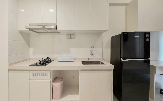 Homey Studio Room At Sky House Bsd Apartment
