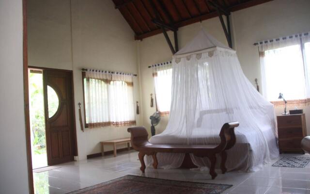 Hibiscus House Bali