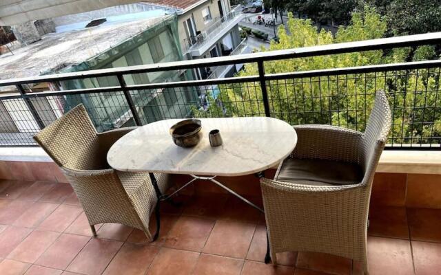 Central Luxury Apartment with huge balcony