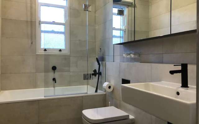 Spacious Apartment Close to Sailing Club and Beach