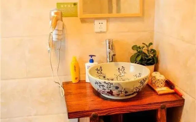 YiHai ZhuYuan Boutique Inn