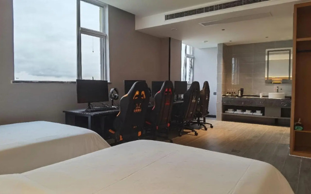 Yeste Hotel (Nanning Xianhu Wuhe University Town Pumiao)