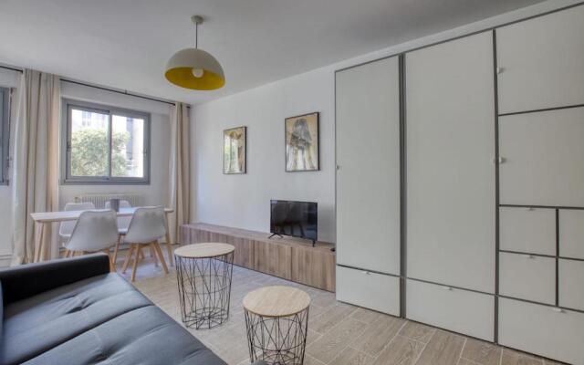 Superb Apartment Near The Bassin De La Villette