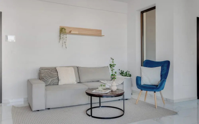 Sanders Palama - Cute 2-bdr Penthouse Apt
