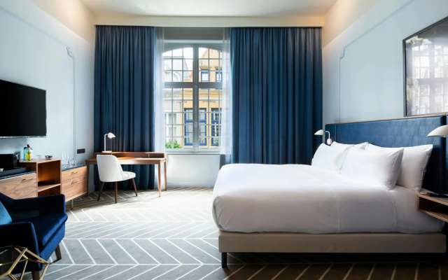 Sapphire House Antwerp, Autograph Collection