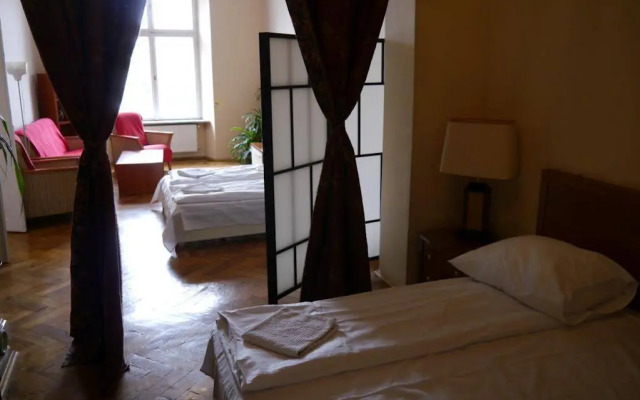 Main Market Square Apartments