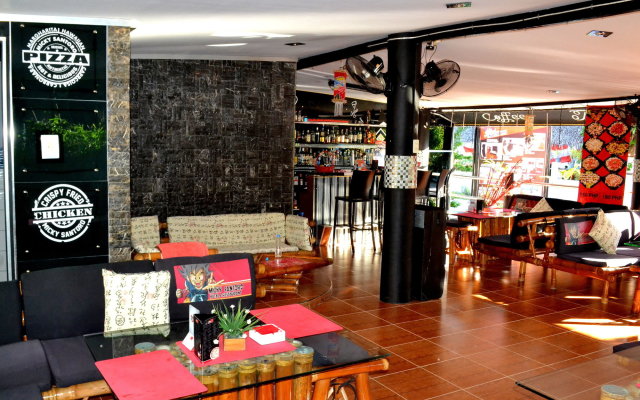 Micky Santoro Hotel and Restaurant