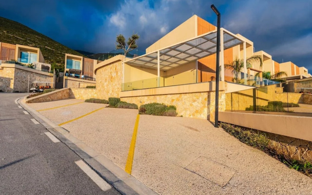 Seaside Retreat Green Coast