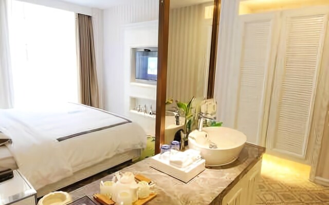 Lock Hotel