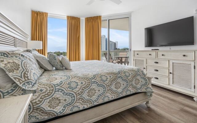 Picture Perfect 2 Bedroom Condo by RedAwning