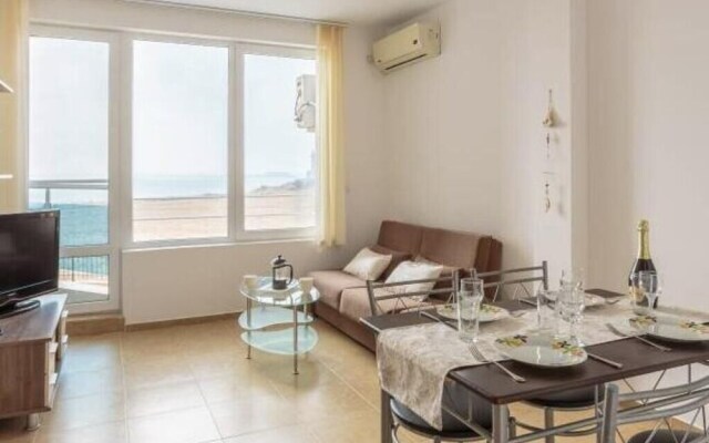 Impeccable 1-bed Apartment in Aheloy