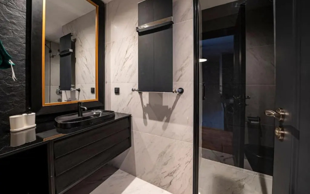 Superior, classy residence,7/24 Security,2 bedroom ( Benesta 205 )