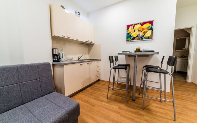 Center Of Zagreb F12 Apartments