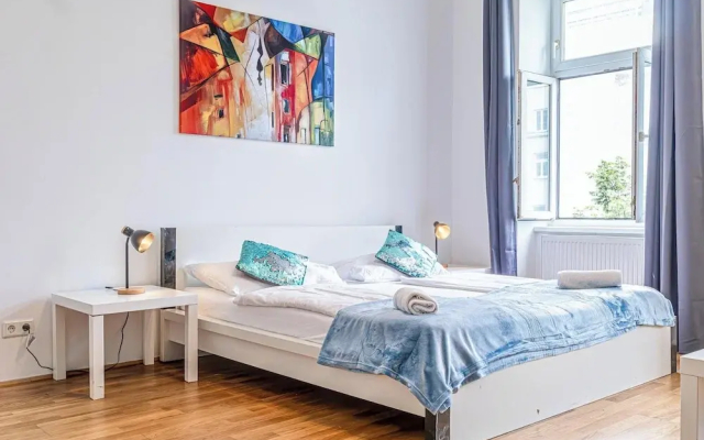 Comfy 2BR Flat Belvedere Vicinity