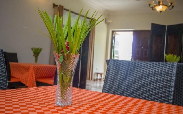 Tuzza Hotel