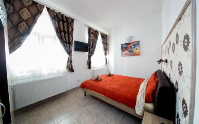 Boul Rosu Residence