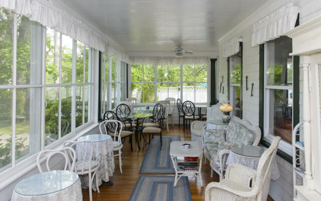 Clark House at the Twin Oaks Inn