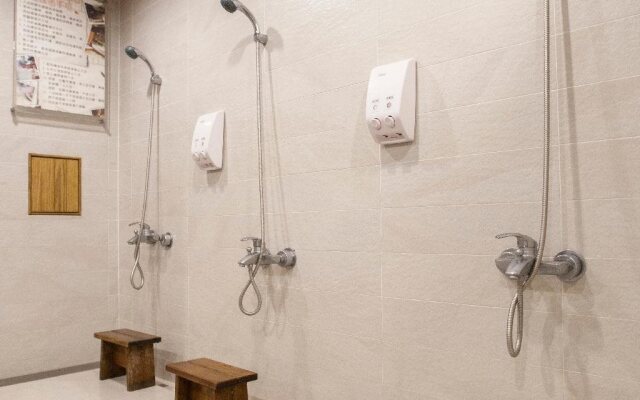 Hua Ge Hot Spring Hotel