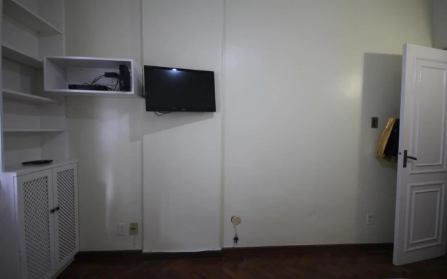 GoHouse Constante 702
