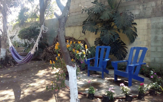 Hostel y Restaurante Casa Jacaranda
