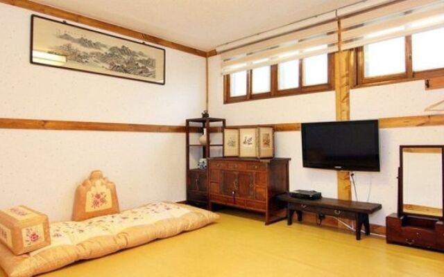 Hyosunjae Hanok Guesthouse