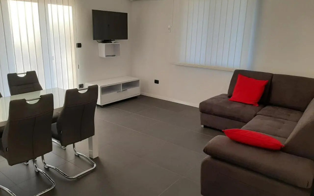 Seaview APARTMENTS HOJA