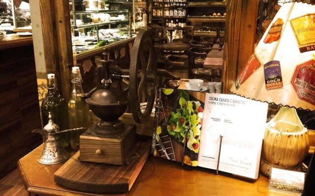 Three Dolphins Family Hotel