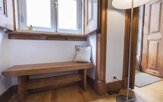Rustic Flat at Lisbon's Heart