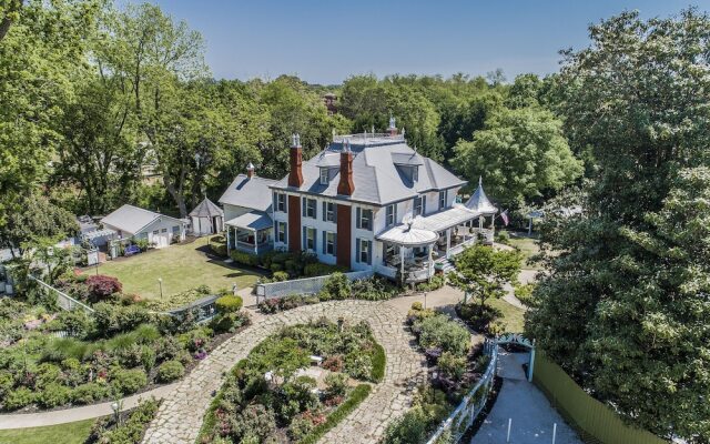 Highgate Estate & Gardens