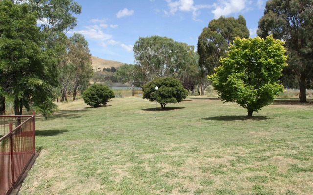 Bonnie Doon Hotel