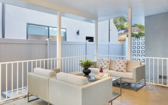 Fulton I by Avantstay Modern Haven in Downtown