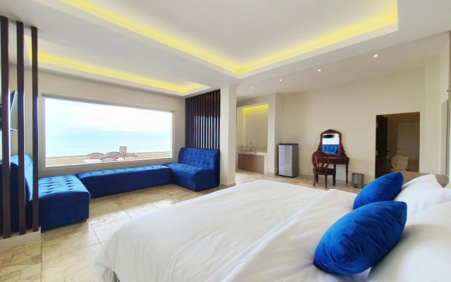 77 Sunset Plaza – Guest Rooms – Cisolok