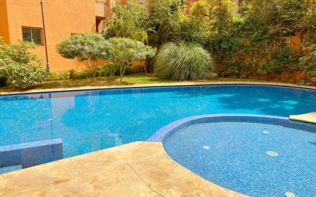 Superbe appartement en résidence avec piscines