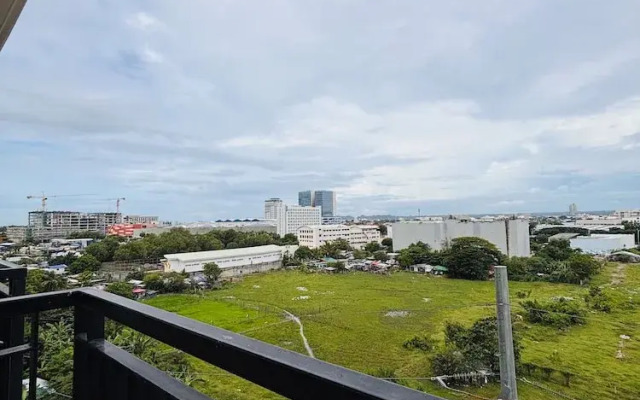 A Dreamy & Elegant Studio