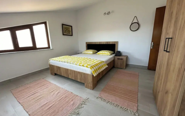 Serenity Apartments and Studios