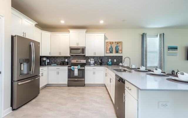 1670 Moonvalley Drive