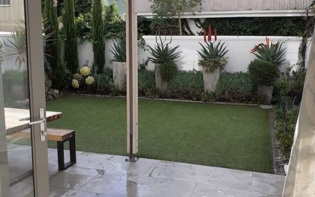 Le Petit Village Gem