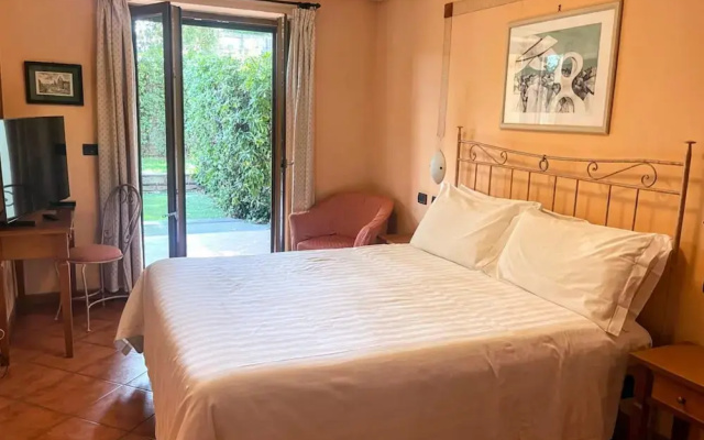 Apartment in Roma by Marco Simone Golf