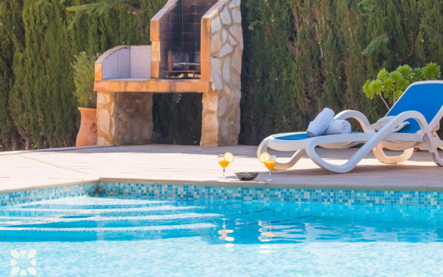 Villa Hugo 11 by Abahana Villas