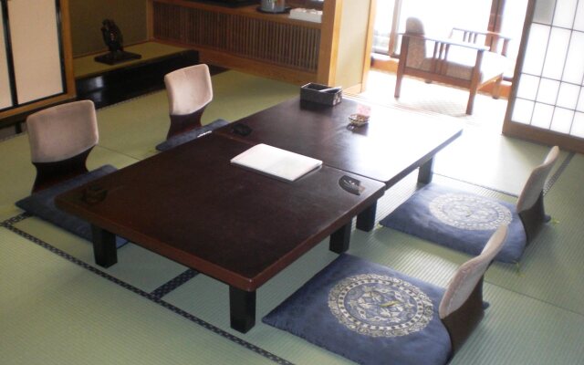 Okada Ryokan Warakutei