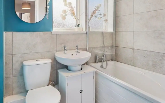 Host Stay Bartlemere House